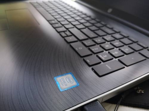 Beautiful 8th GEN i5 HP DESIGN**HP 15BS105*i5-8250U*4GB*1000GB HDD*WARRANTY 2019*